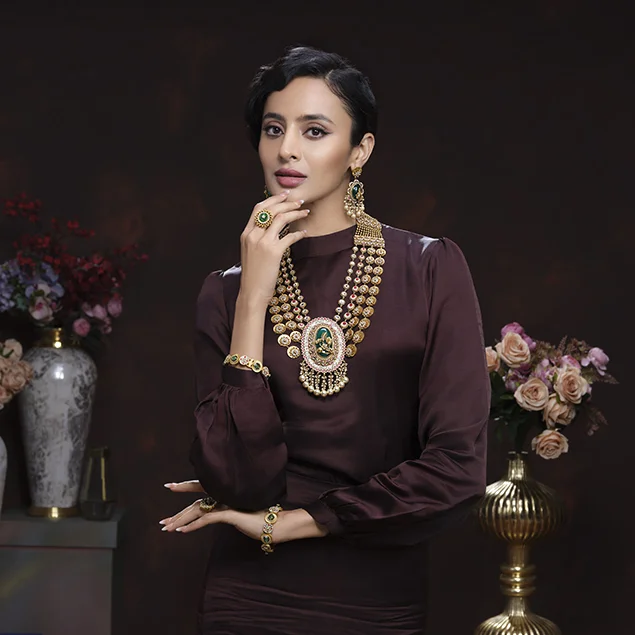 Traditional collection, women’s collection